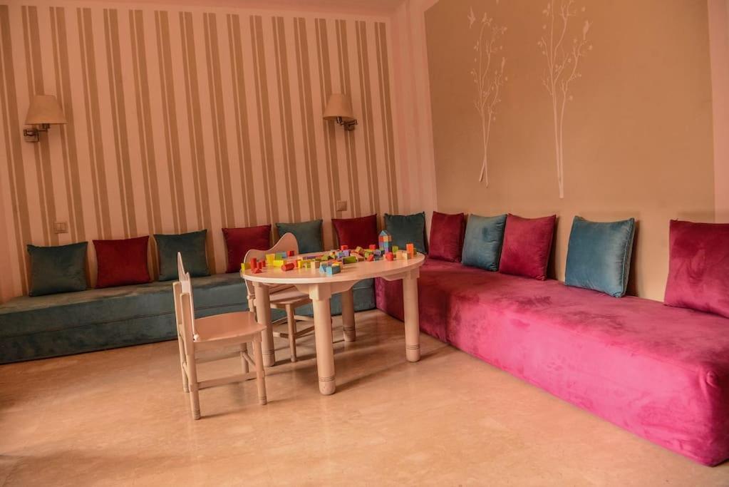 Beautiful, Great Equipped 122 M Holiday Apartment Near Majorelle Garden And Gueliz With Pool Views And A Large Balcony And Terrace Marakeş Dış mekan fotoğraf