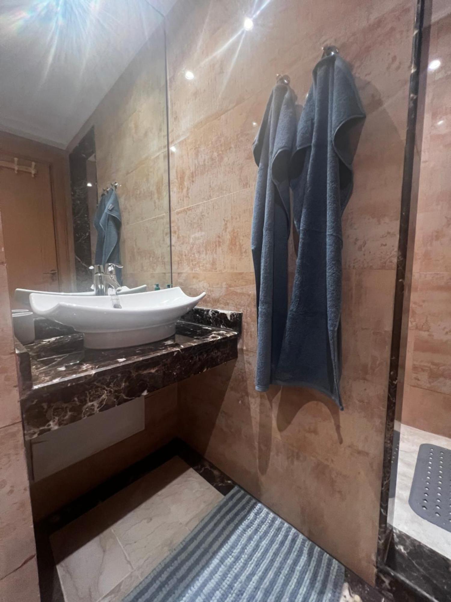 Beautiful, Great Equipped 122 M Holiday Apartment Near Majorelle Garden And Gueliz With Pool Views And A Large Balcony And Terrace Marakeş Dış mekan fotoğraf
